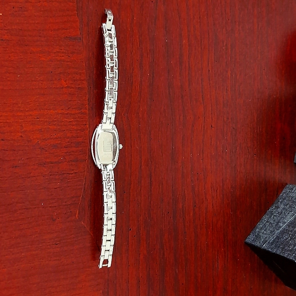 Ladies Bulova wrist watch Swarovski crystals very small size. Needs new battery - Picture 2 of 3